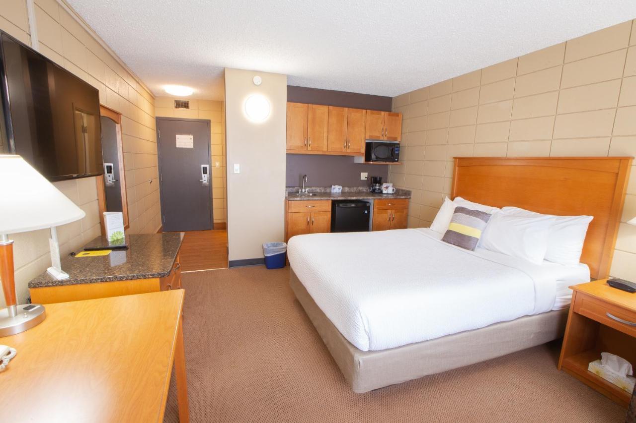 Neighbourhood Inn Hotels In Bonnyville Bagian luar foto