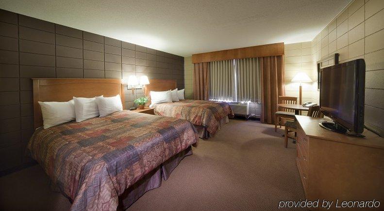 Neighbourhood Inn Hotels In Bonnyville Bagian luar foto